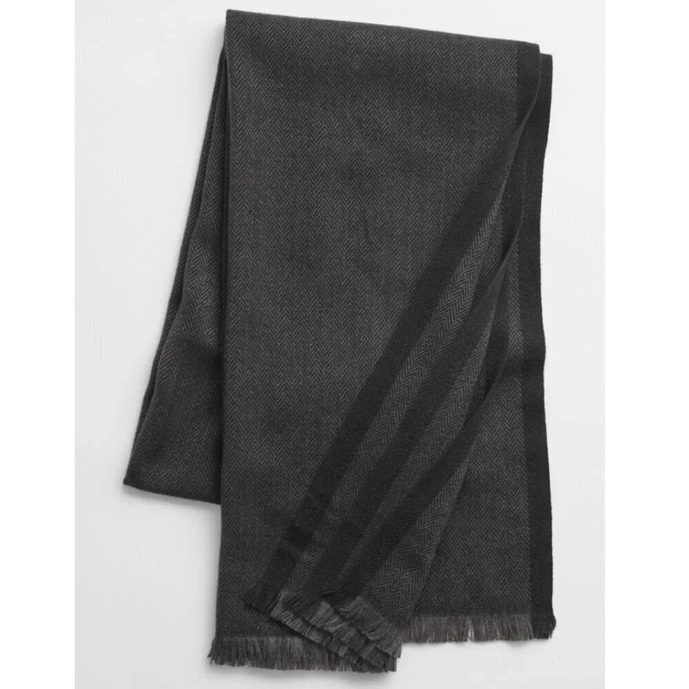 NEW Gap Print Fringe Scarf